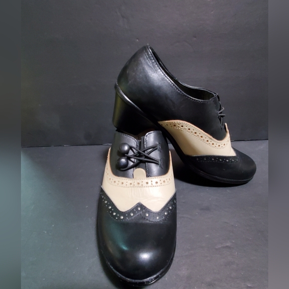 Womens Leather Shoes - Picture 5 of 8